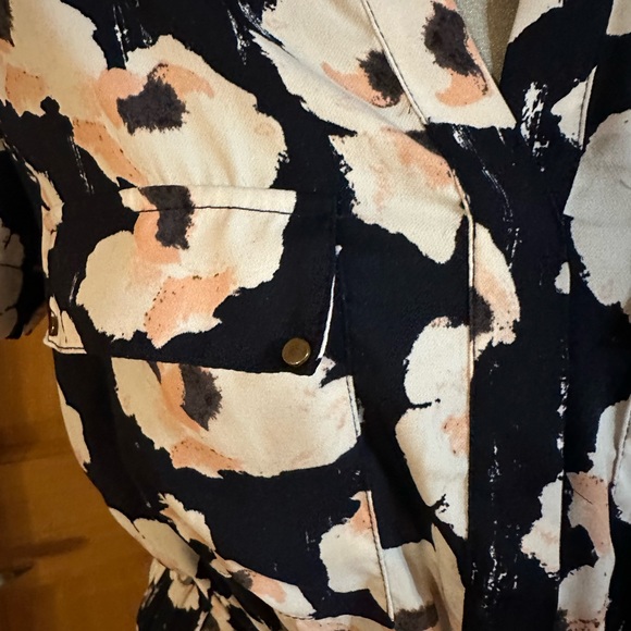 Dynamite Floral Dress - Picture 7 of 8